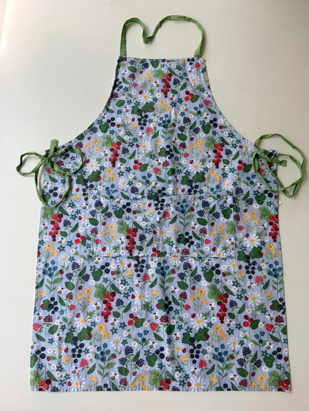 Cottagecore Floral Berry Cotton Cooking Apron with Pocket Adjustable Kitchen Bib